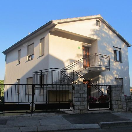 Apartment Razum Пула Екстер'єр фото