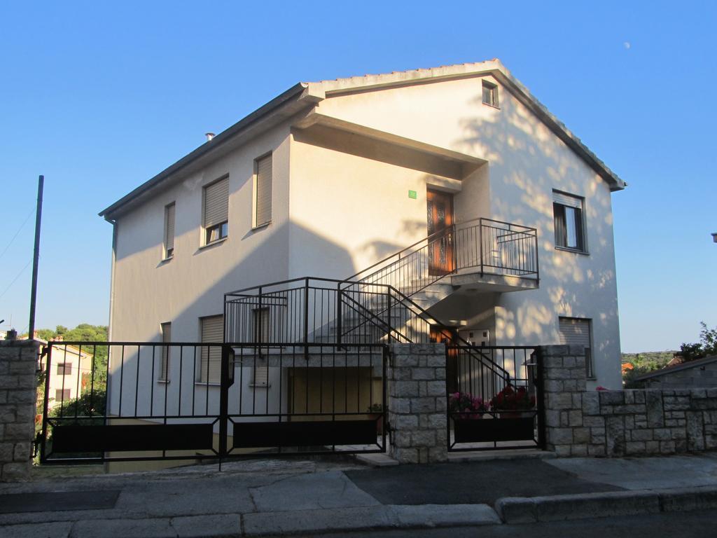 Apartment Razum Пула Екстер'єр фото